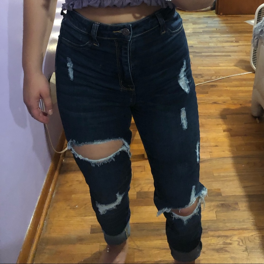 Dark washed distressed skinny jean